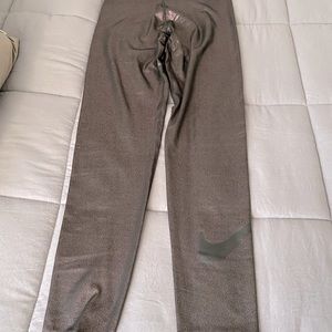 Nike Shimmery Leggings